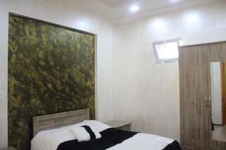 Гостевой дом Guest House On Asatiani Батуми Семейный номер с душем-2