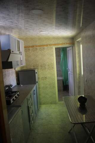 Гостевой дом Guest House On Asatiani Батуми Четырехместный номер с собственной ванной комнатой-10