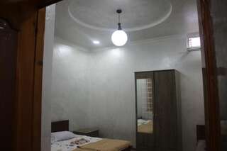 Гостевой дом Guest House On Asatiani Батуми Четырехместный номер с собственной ванной комнатой-17